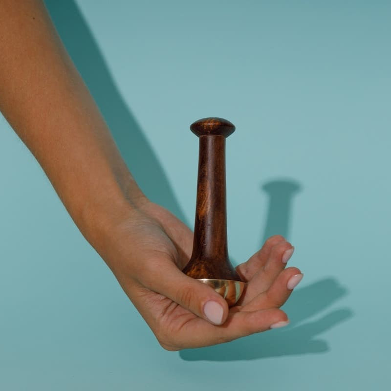 KANSA | Teakholz & Bronze | Gesichtsmassage